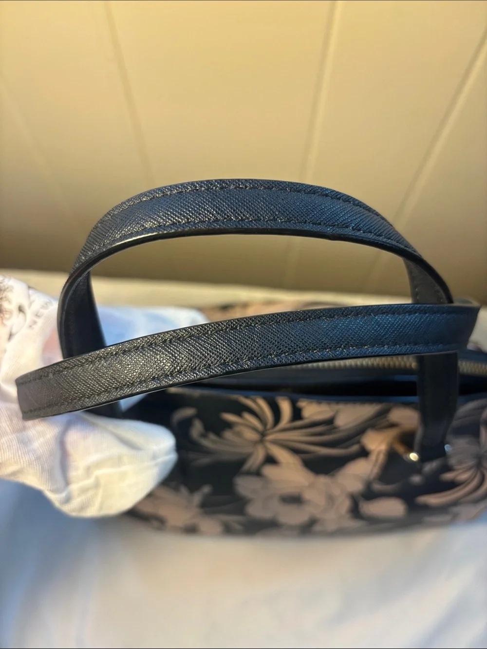 EUC Kate Spade Laurel Way Gardenia Satchel & Wallet Set